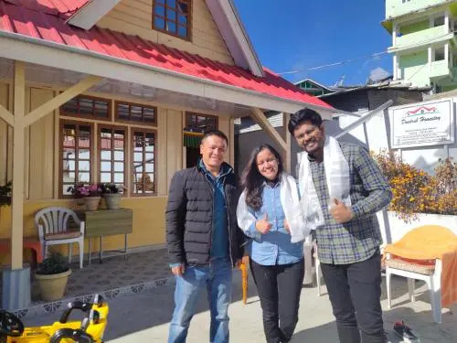 Dondrub Homestay & Resort