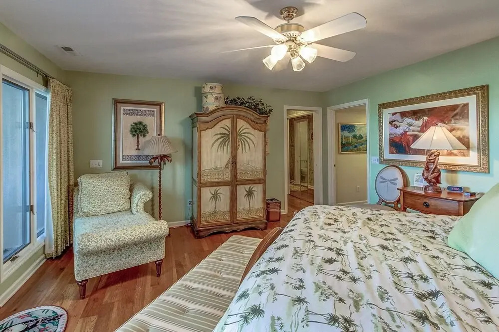 17 Mizzenmast Court
