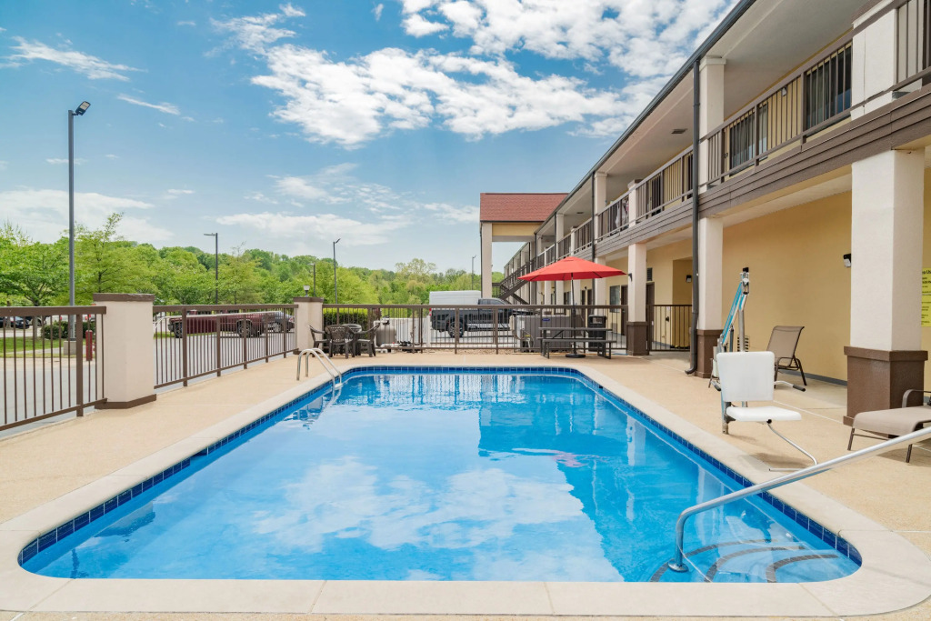 Travelodge by Wyndham Fort Wayne North