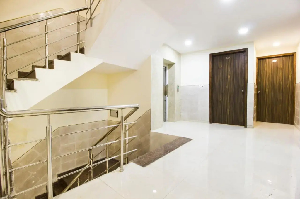 Hotel Platinum-Free Airport Pickup