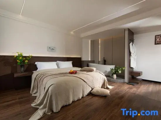 Nine Phoenix Garden Oxygen Guesthouse (Shangri-La Dukezong Ancient Town Store)