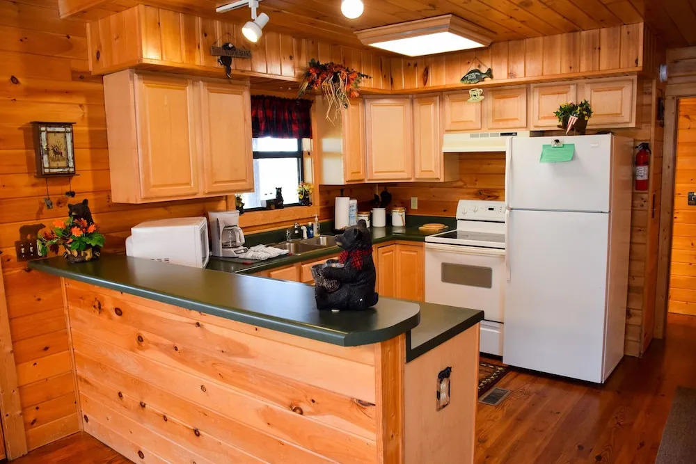 BEAR'S VIEW - 2 Br Cabin