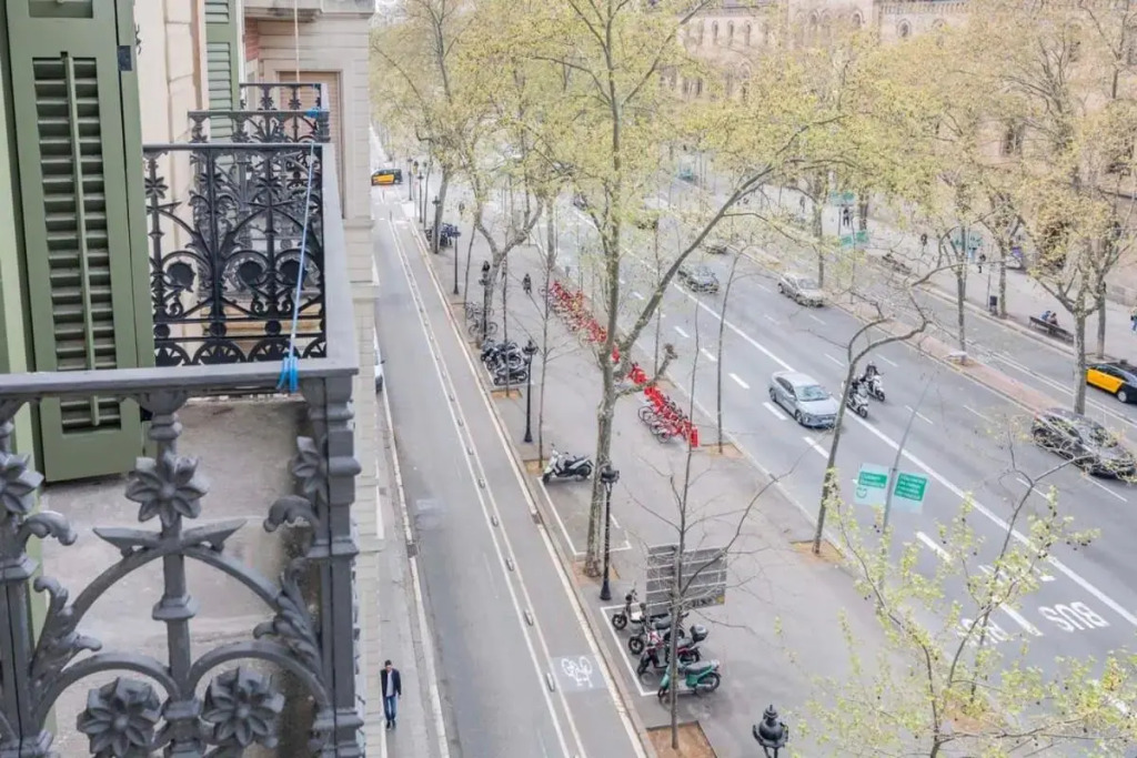 Amazing 5 bedrooms 5 bathrooms by Plaza Catalunya