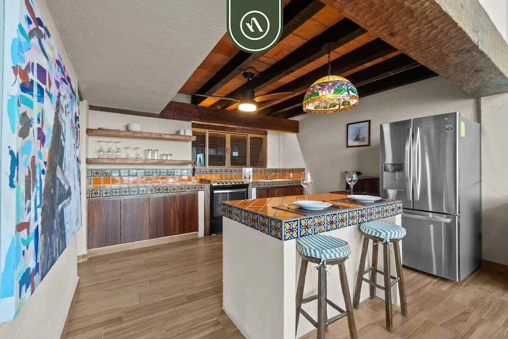 Oceanfront 2 BR Condo With Spectacular View - Pool