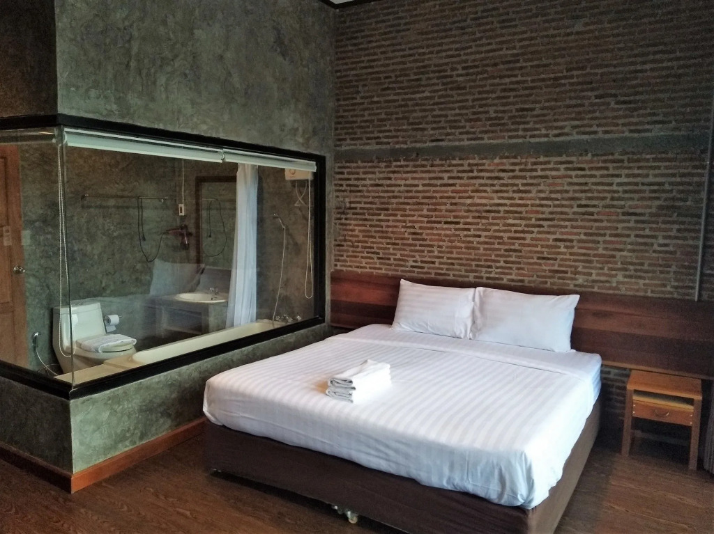 One Four Seven Hotel & Snooker Bar