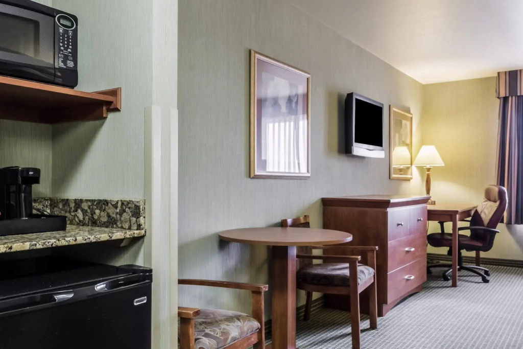 Comfort Inn & Suites