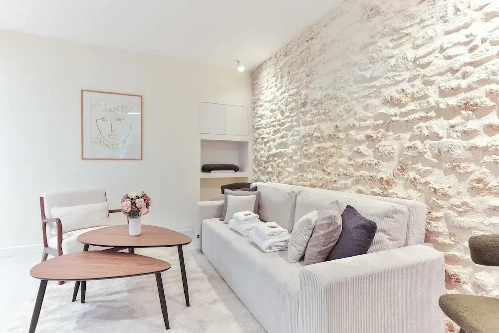 Peaceful Apartment in Eiffel Tower