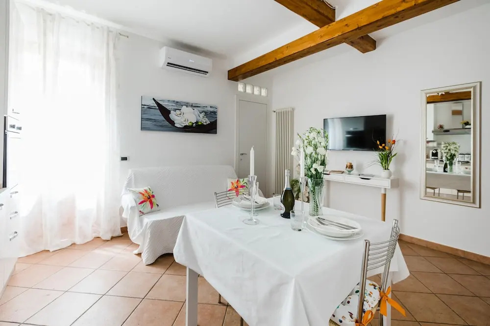 Florence Liona Apartments