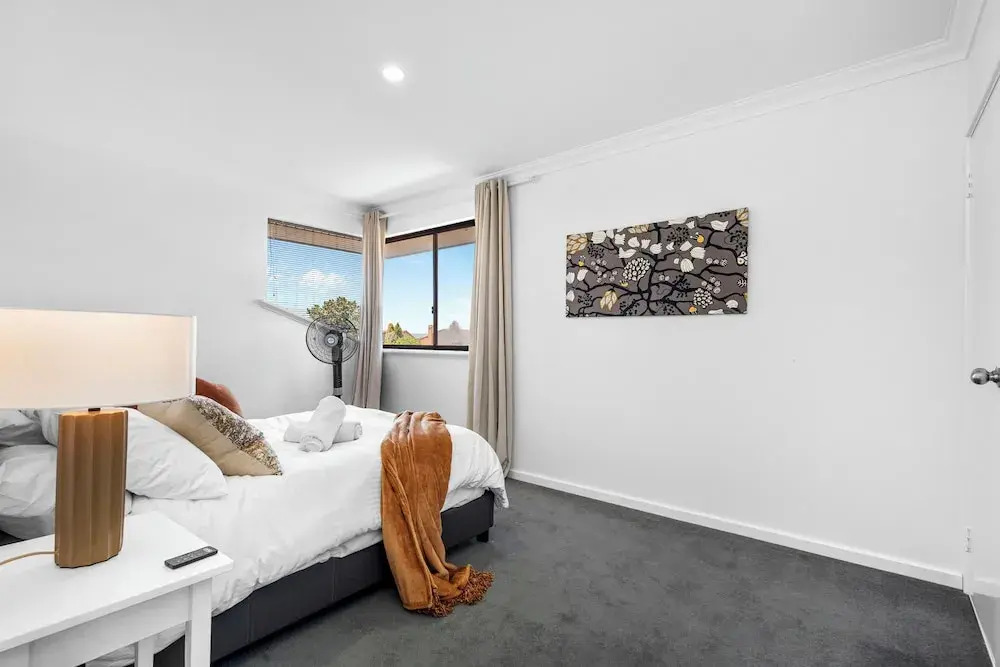 The Monaco Mansion Dianella - Sepal Stay