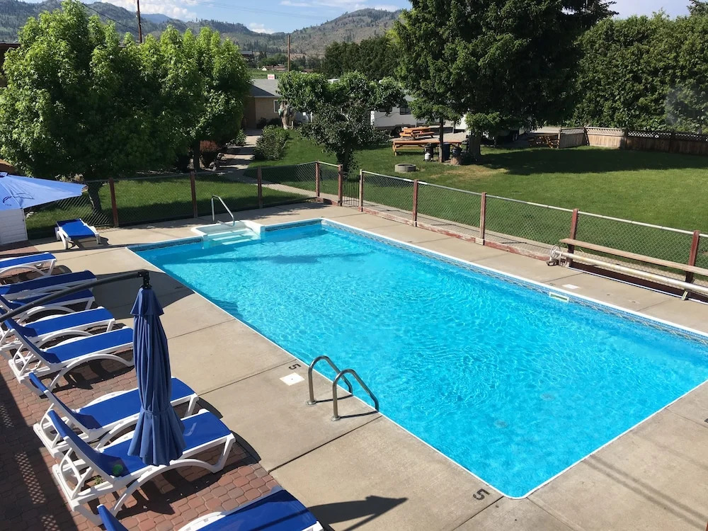 Maple Leaf Motel & RV Park Resort