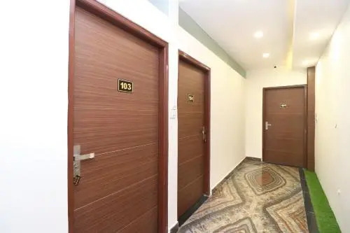 Hotel Gold By OYO Rooms