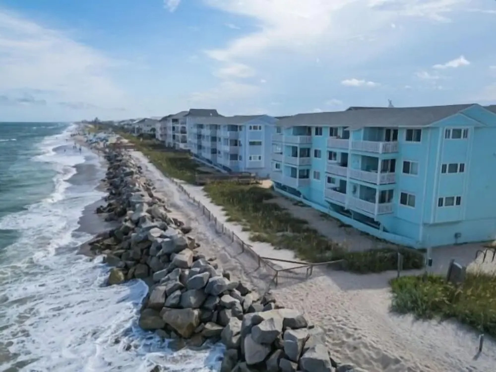 A Little Shore Thing 1 Bedroom Condo by RedAwning