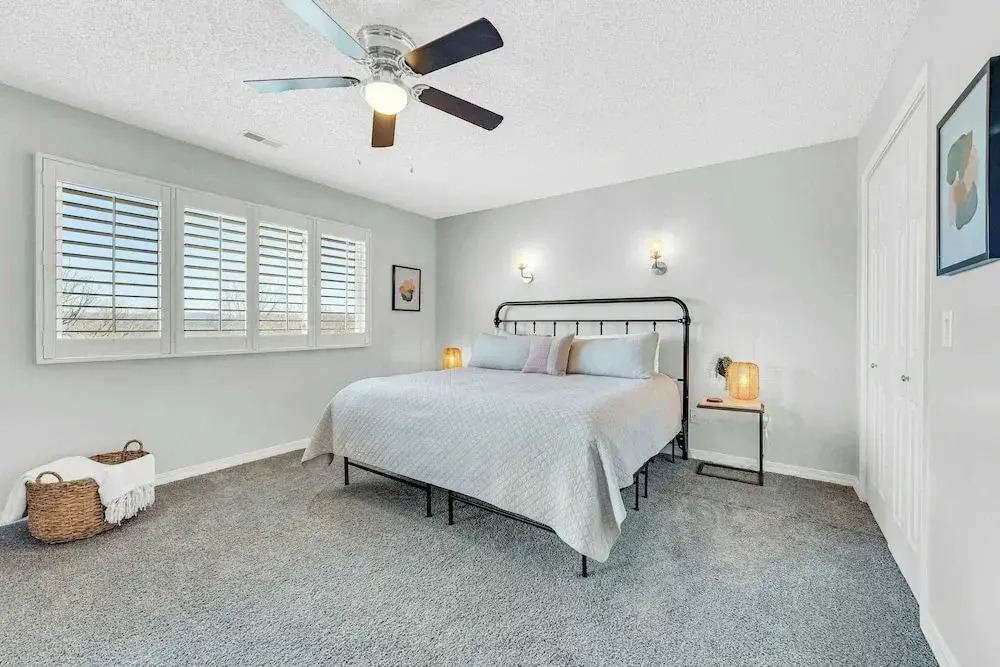 Bright Stylish Condo w/ Balcony