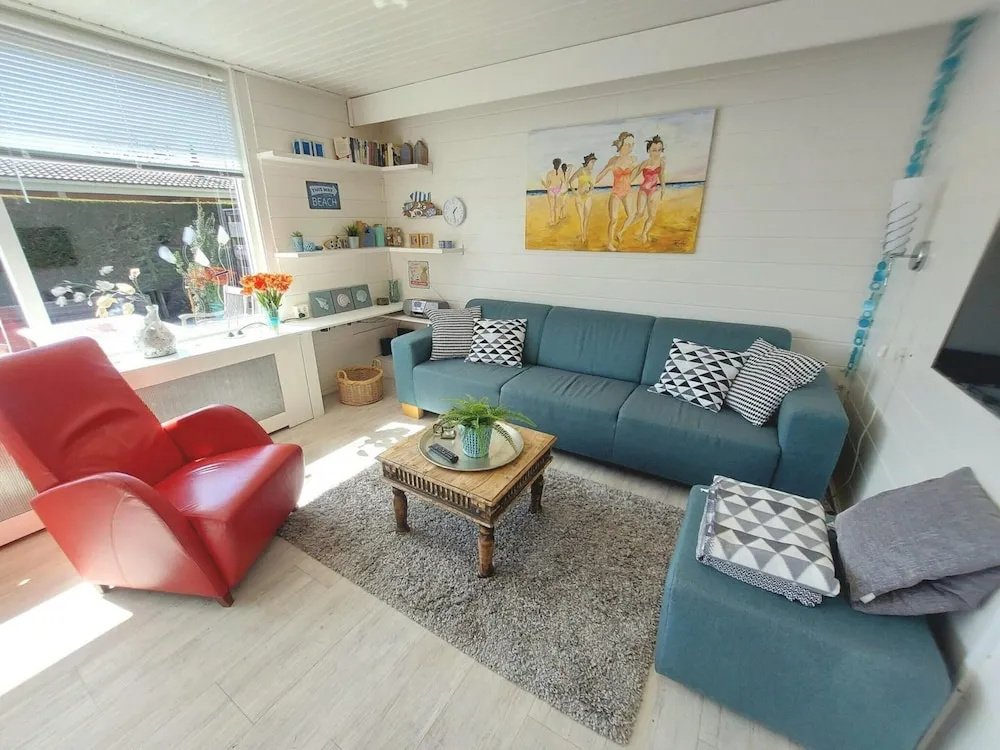 3 bedrooms, 5 beds, beautiful garden