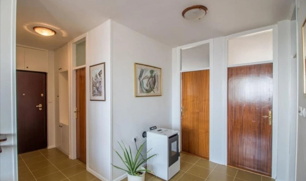 LEILANI -Stunning view apartment near the center!