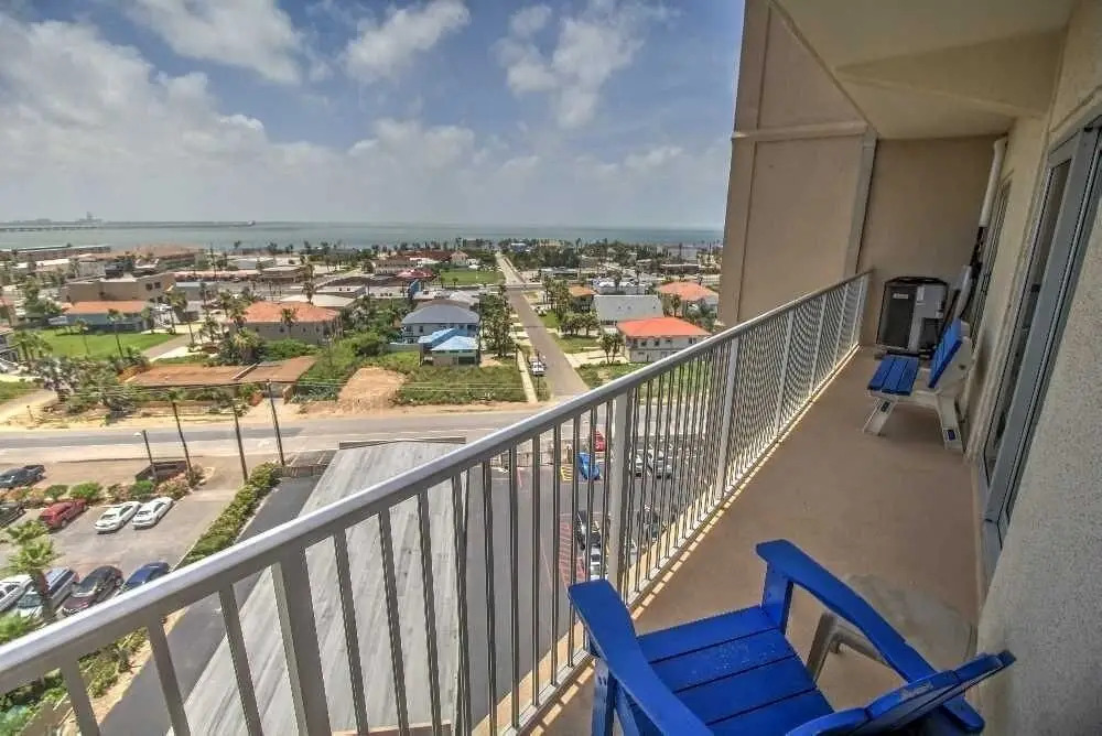 Aquarius 907 Minium 2 Bedroom Condo by RedAwning