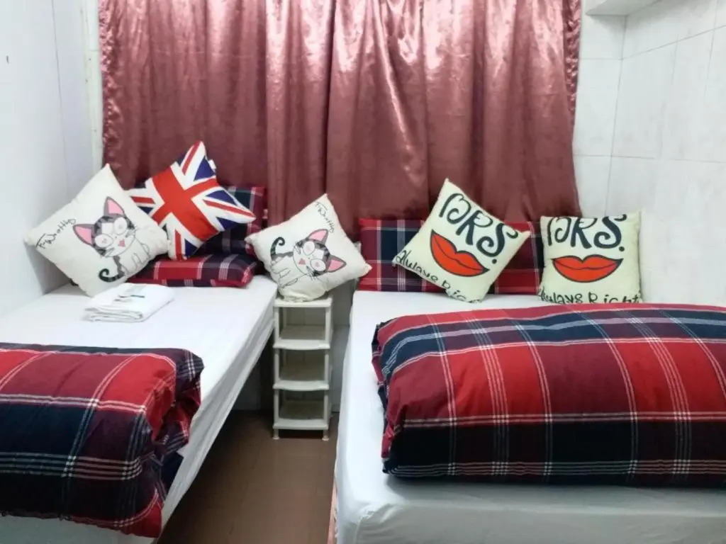 Pay-Less Guest House A2