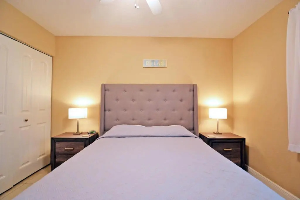 Paradise Beach - West 2414