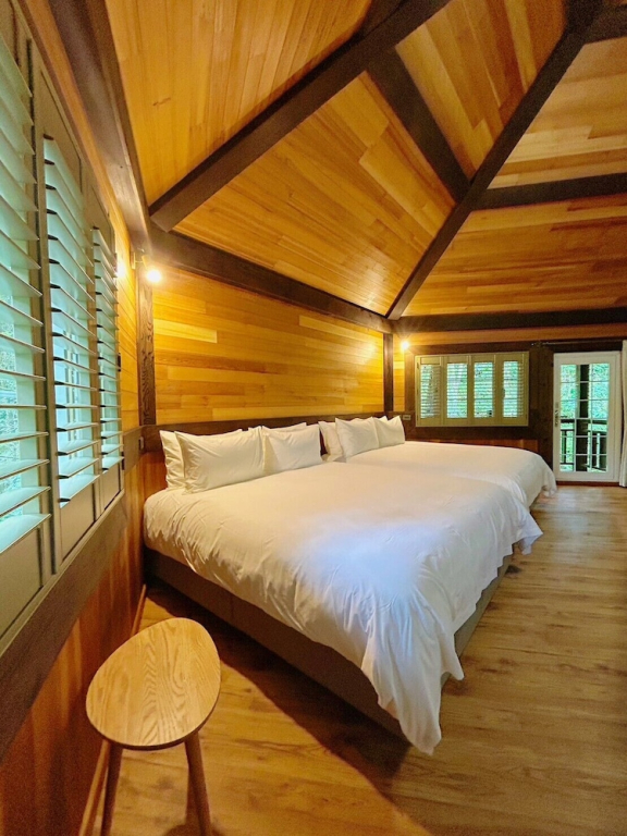 Senboard Manor