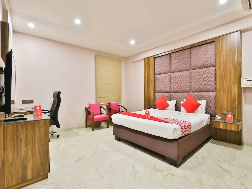 OYO 13420 Hotel Adendip Inn