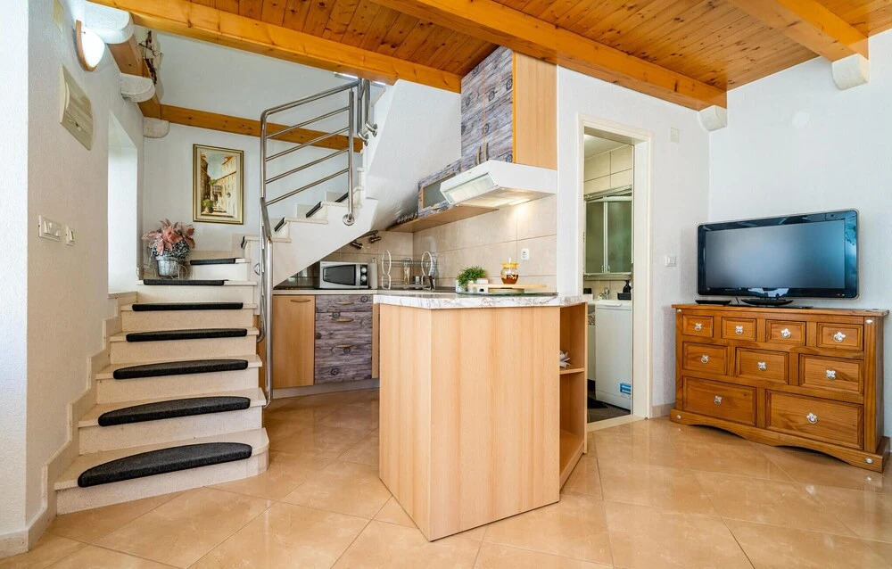 Amazing Home in Komolac With Wifi and 1 Bedrooms