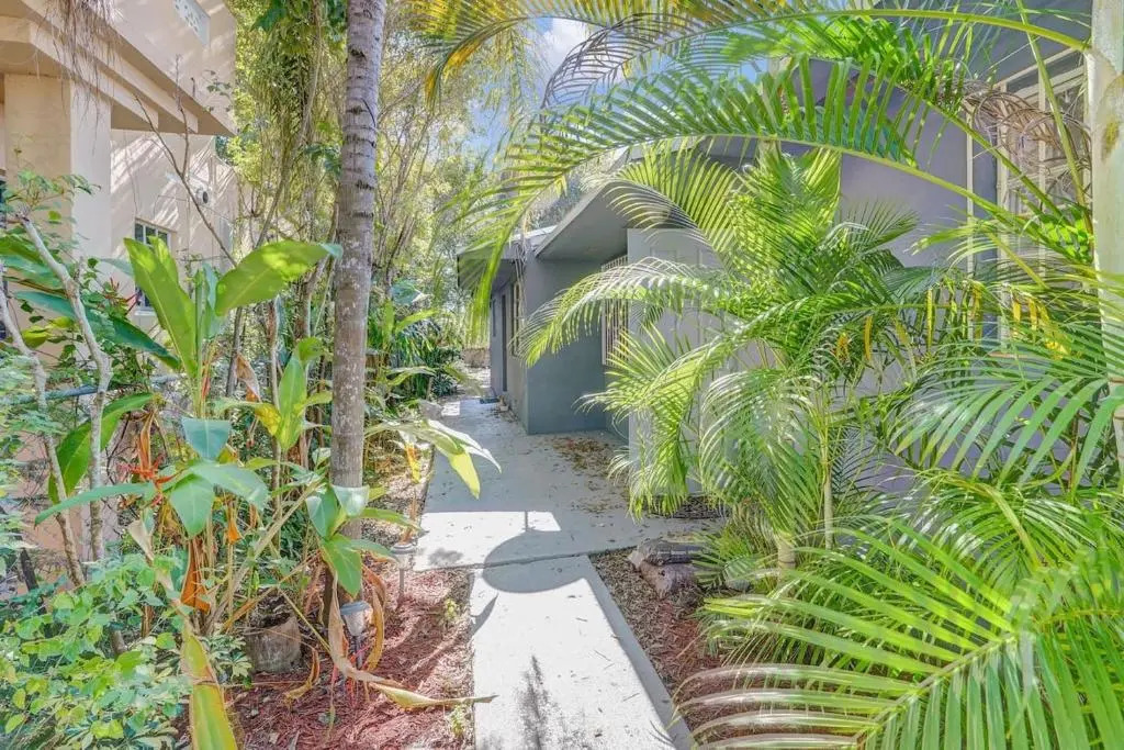 Biscayne deluxe private house 4br2bath free parking garden BBQ