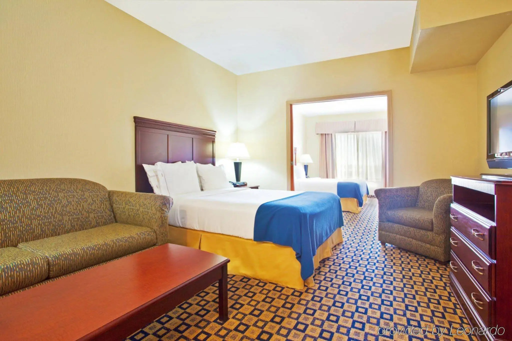 Holiday Inn Express Hotel & Suites Waukegan/Gurnee by IHG