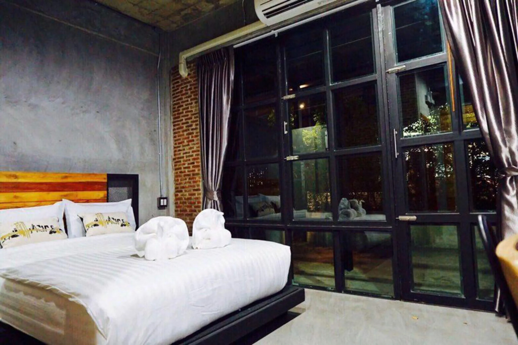Yotaka The Hostel