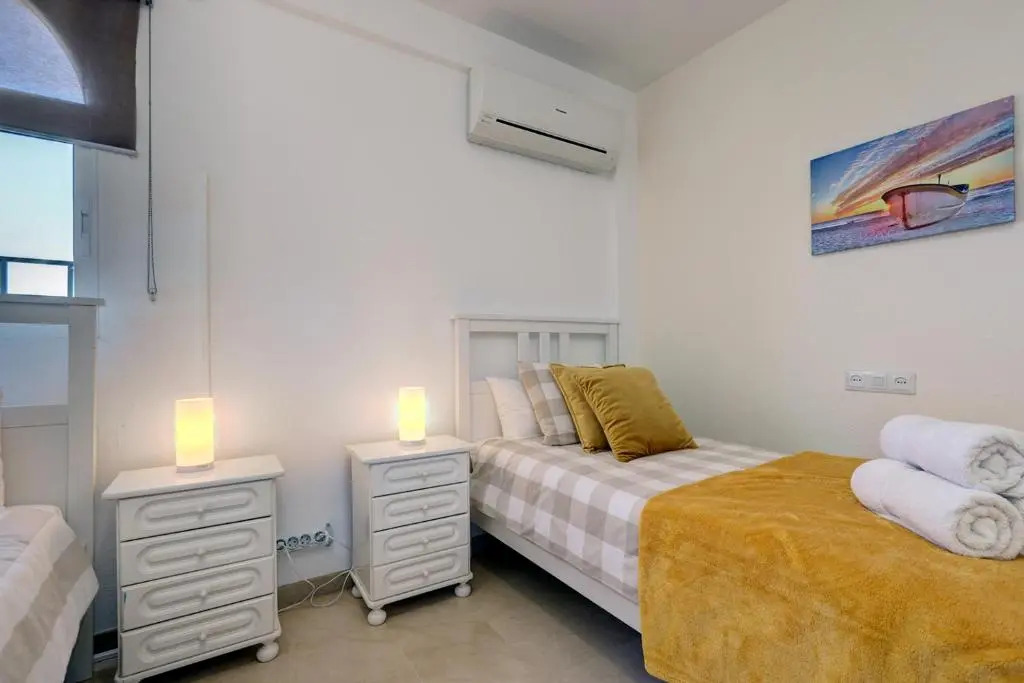042 Classic 2 Bed Andalusian Townhouse 500m From Beach