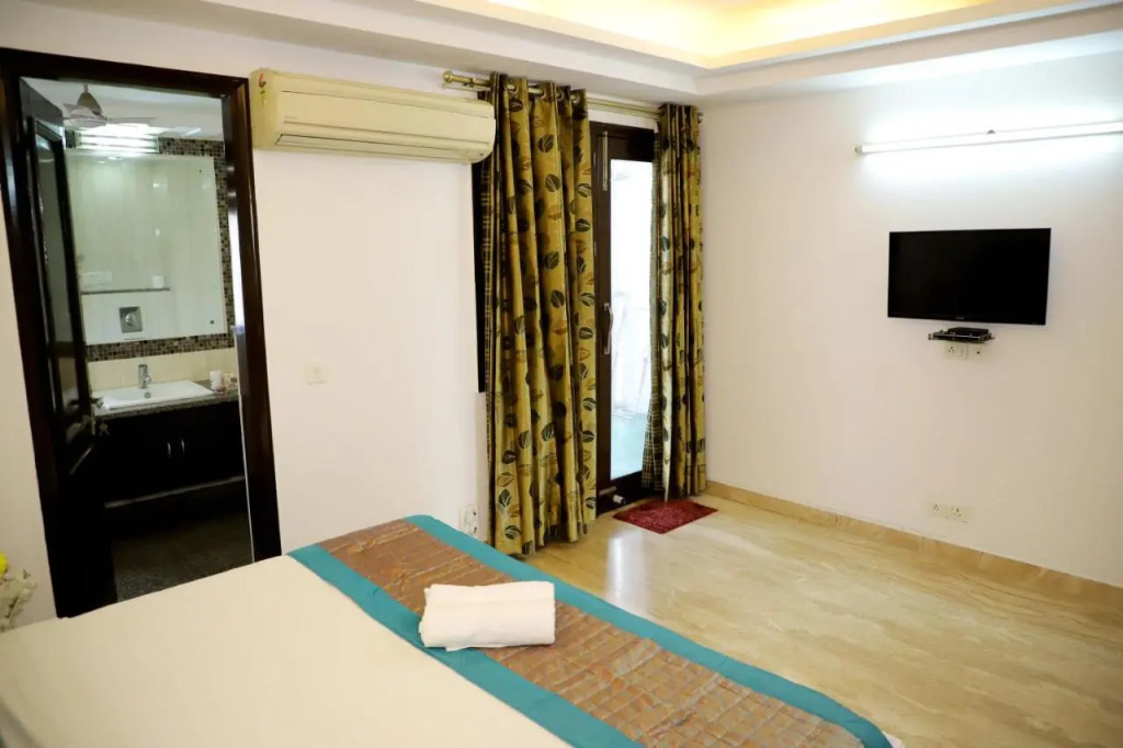 3bhk Fortune Homej-215 Saket Near Max Hospital,Dlf