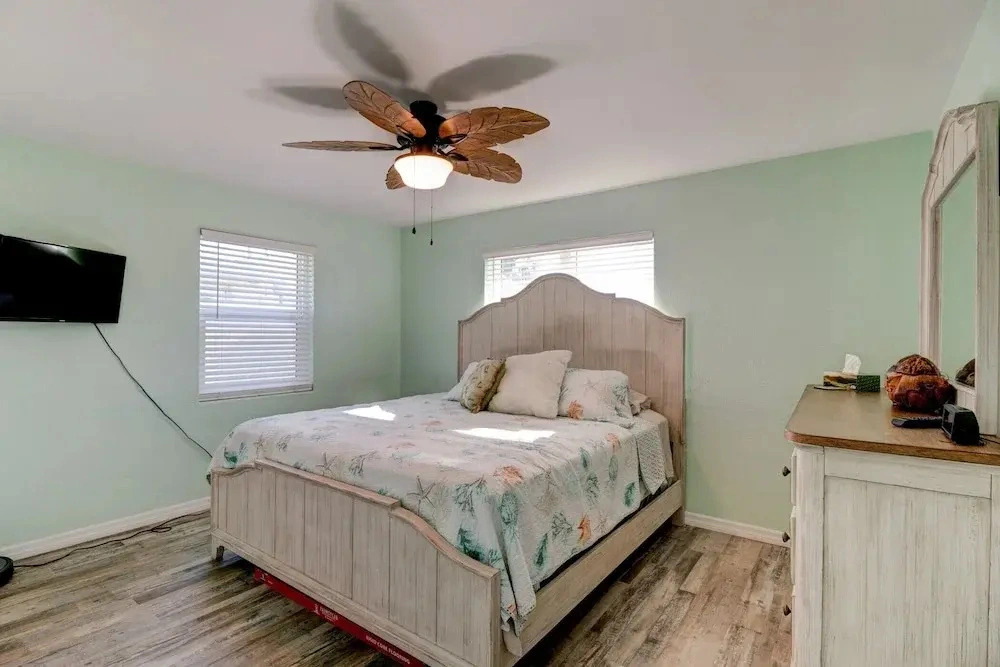 Tropical Retreat, Updated Private Home With Wifi