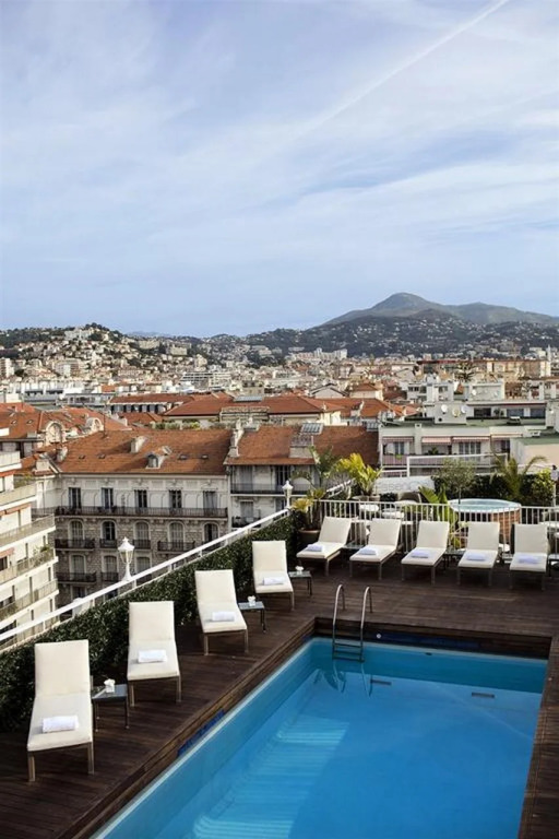 Hotel Gounod Fully Renovated
