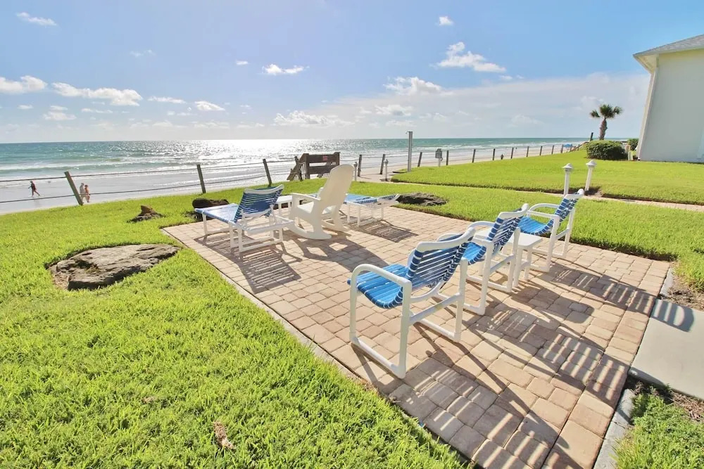 Colony Beach Club 223
