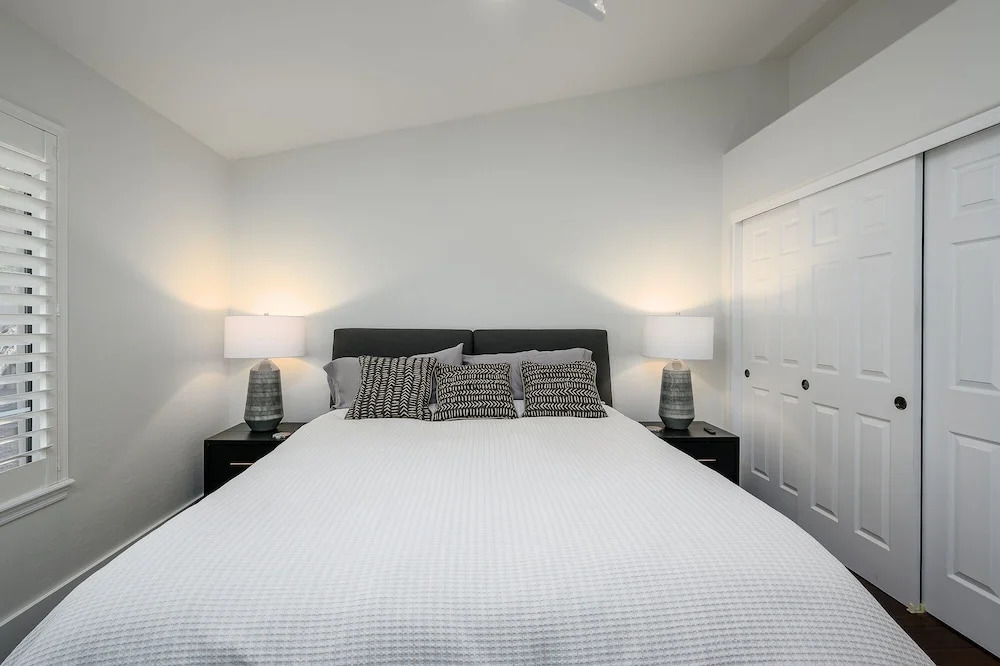 Casa Pinnacle 3 Bedroom Home by RedAwning