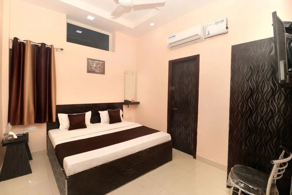 OYO 19034 Shree Vishnu Residency