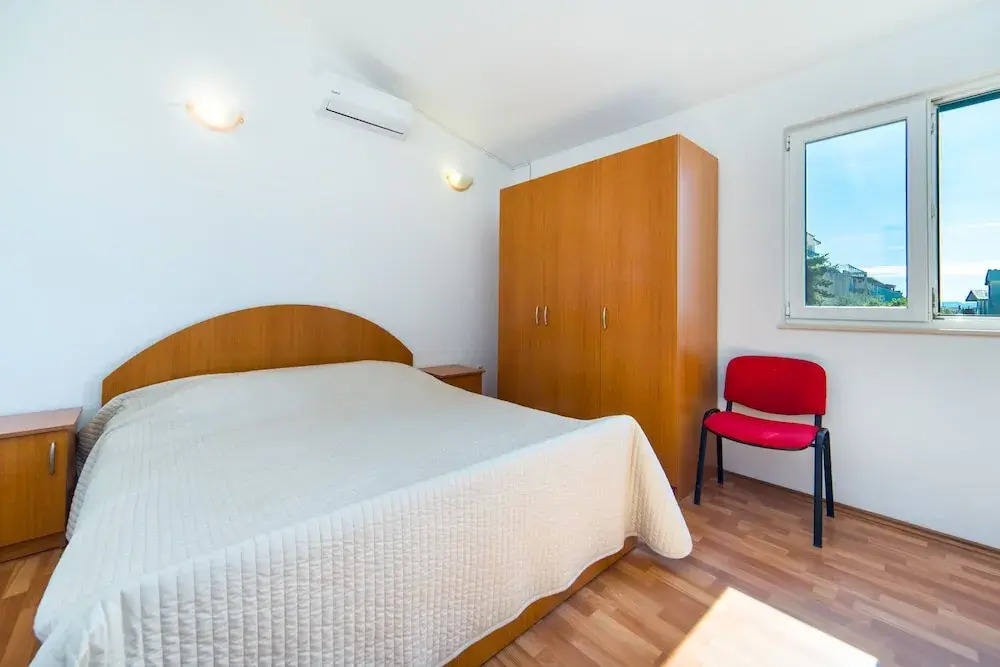 Stunning 3-bedroom Apartment in Gradac