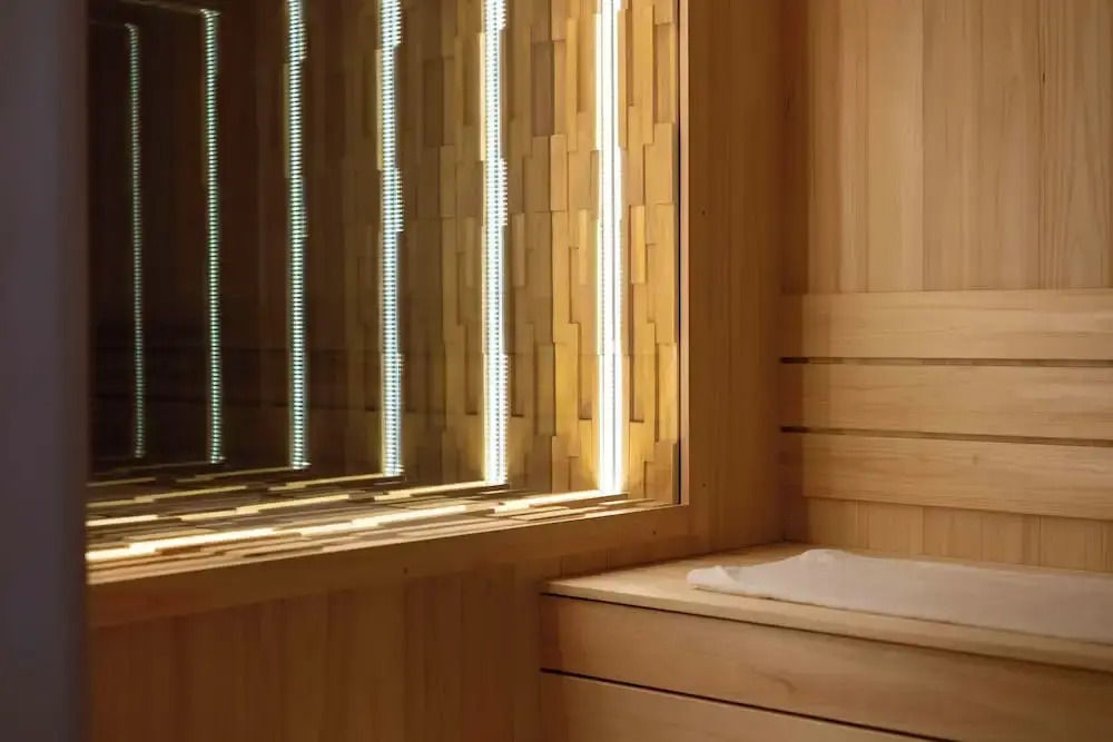 KUTSUROGI SAUNA and STAY
