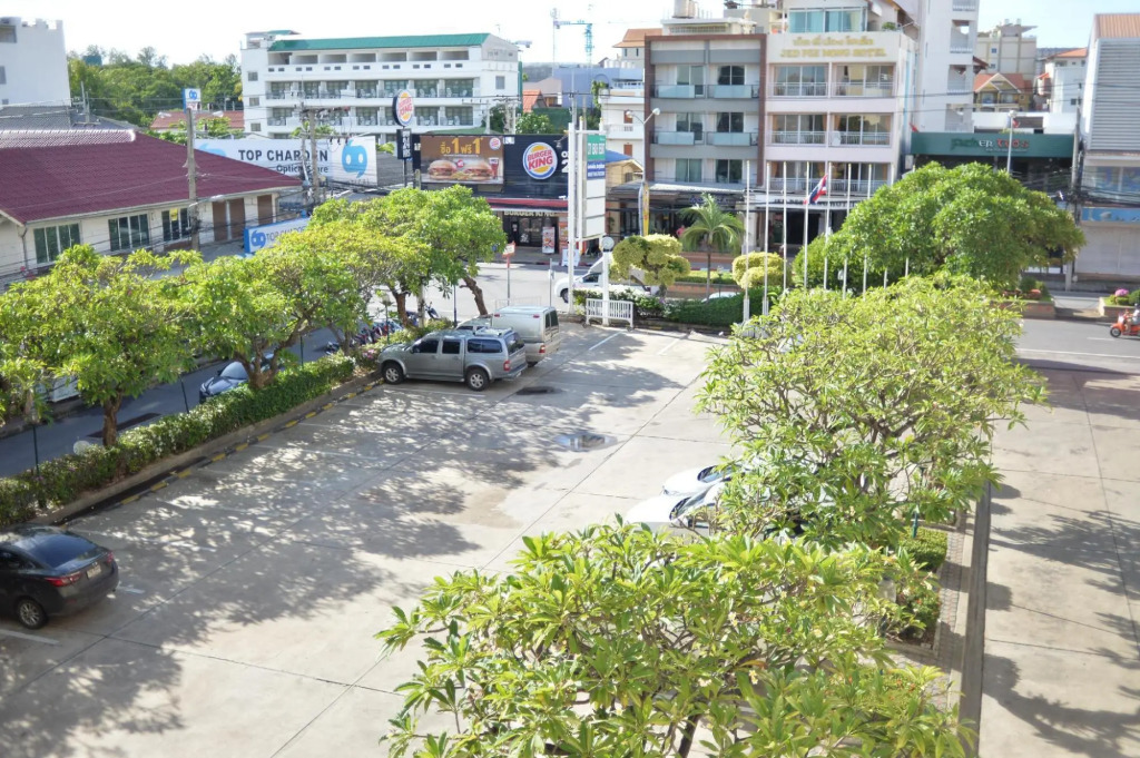 City Beach Resort