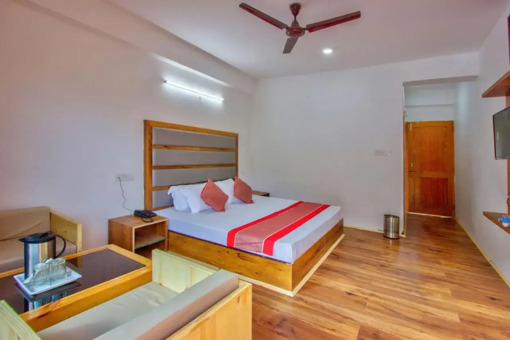 Hotel beas river retreat