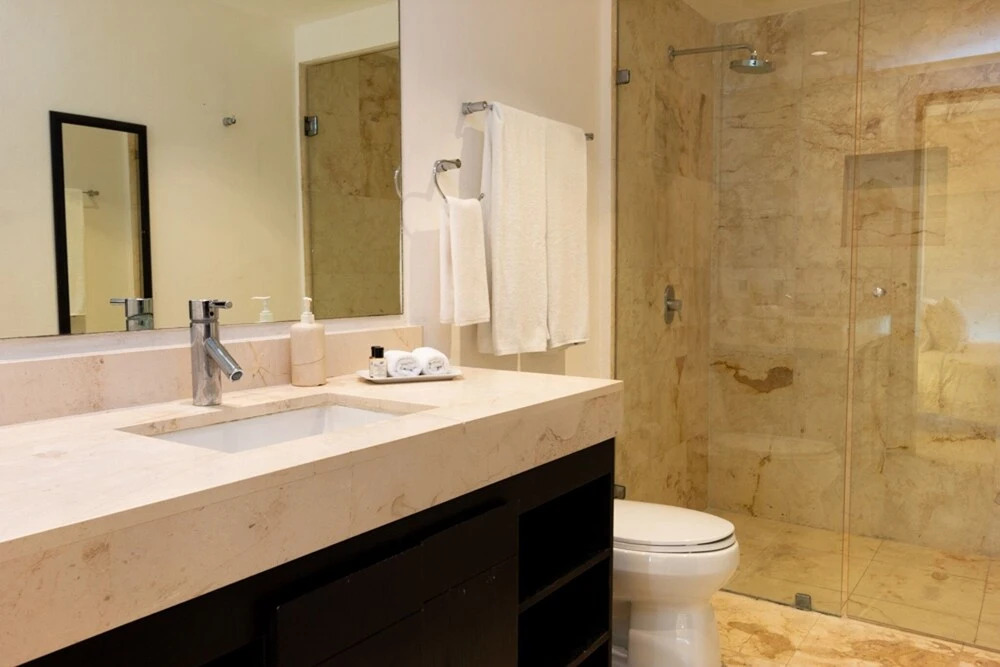 Elements Penthouse 6 3 Bedroom Condo by RedAwning