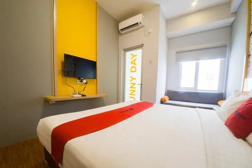 RedDoorz Apartment near Bundaran Satelit Surabaya 2