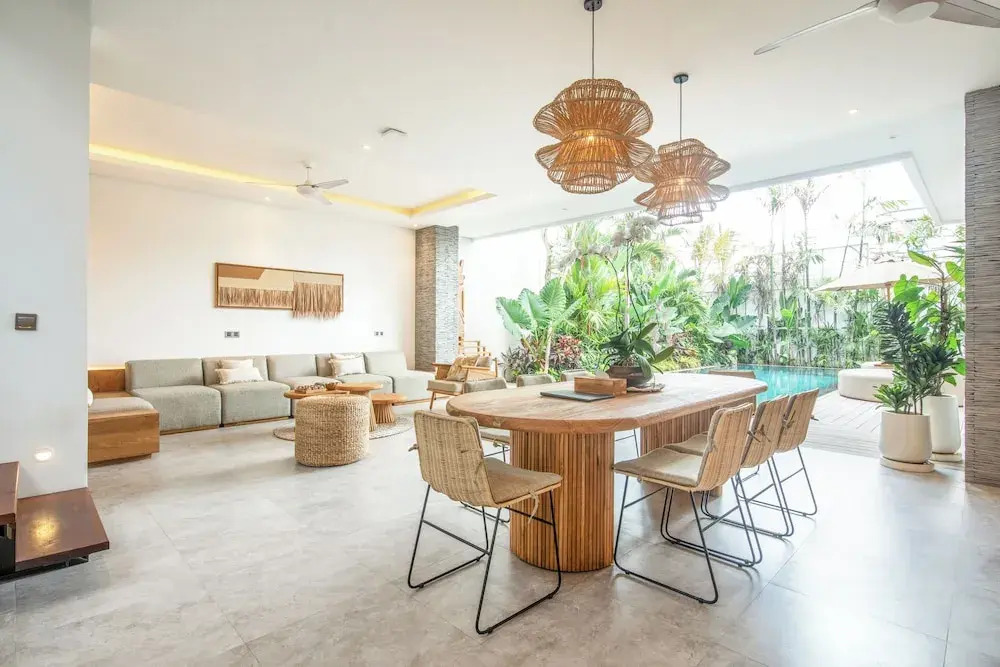 Coastal Comfort: Cozy 4BR Villa, 5 Min Walk to Finns Beach