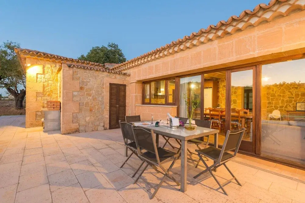 Can Dato in Inca With 2 Bedrooms and 2 Bathrooms