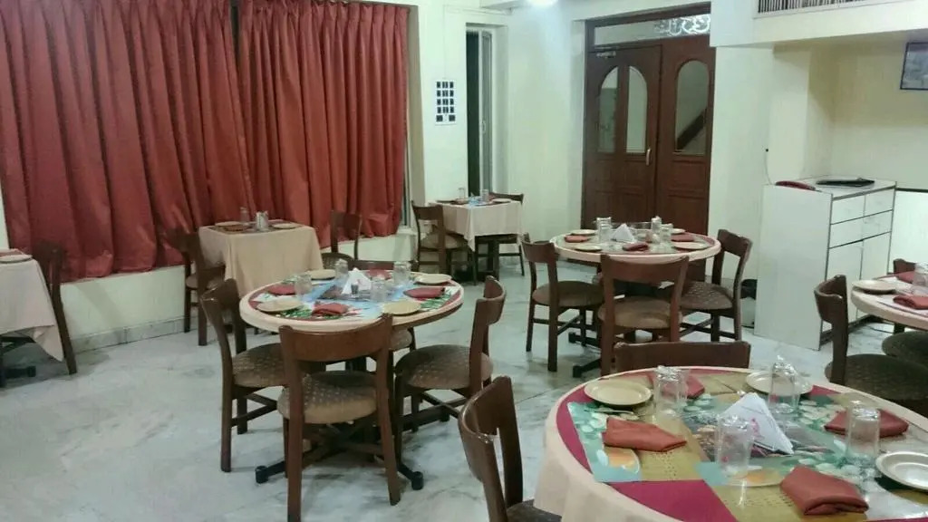 Hotel Mogul Palace - Near Masjid Bunder Mumbai