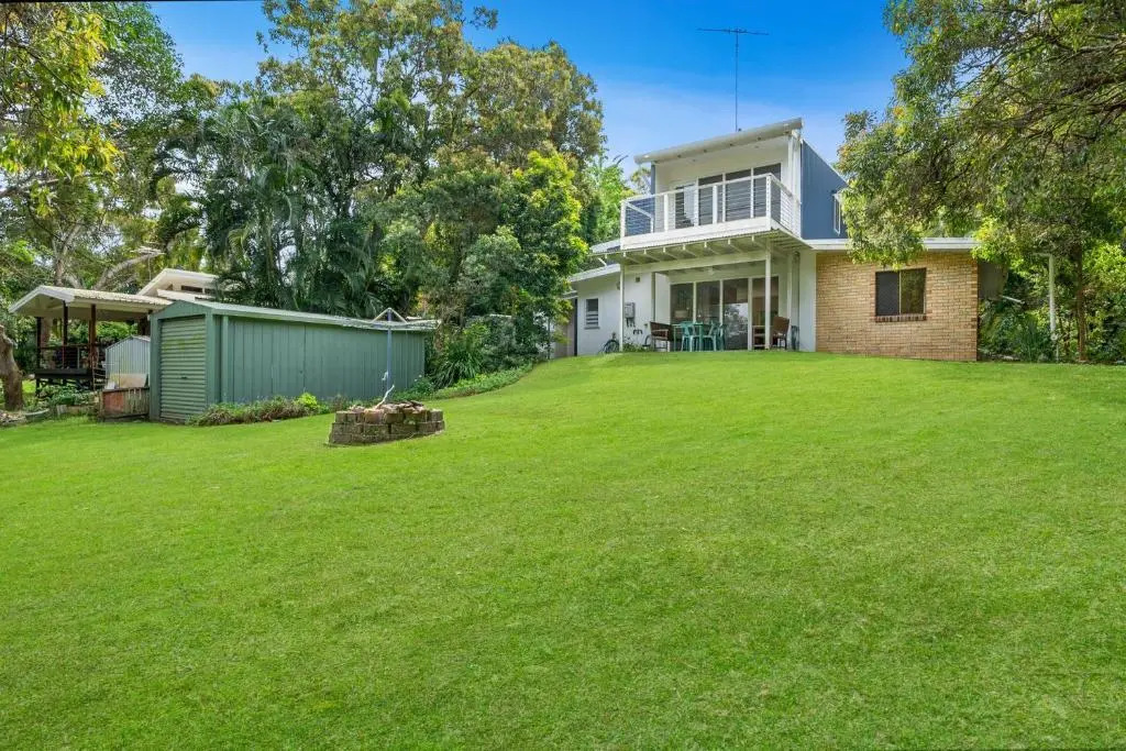 Whispering Trees by Discover Stradbroke