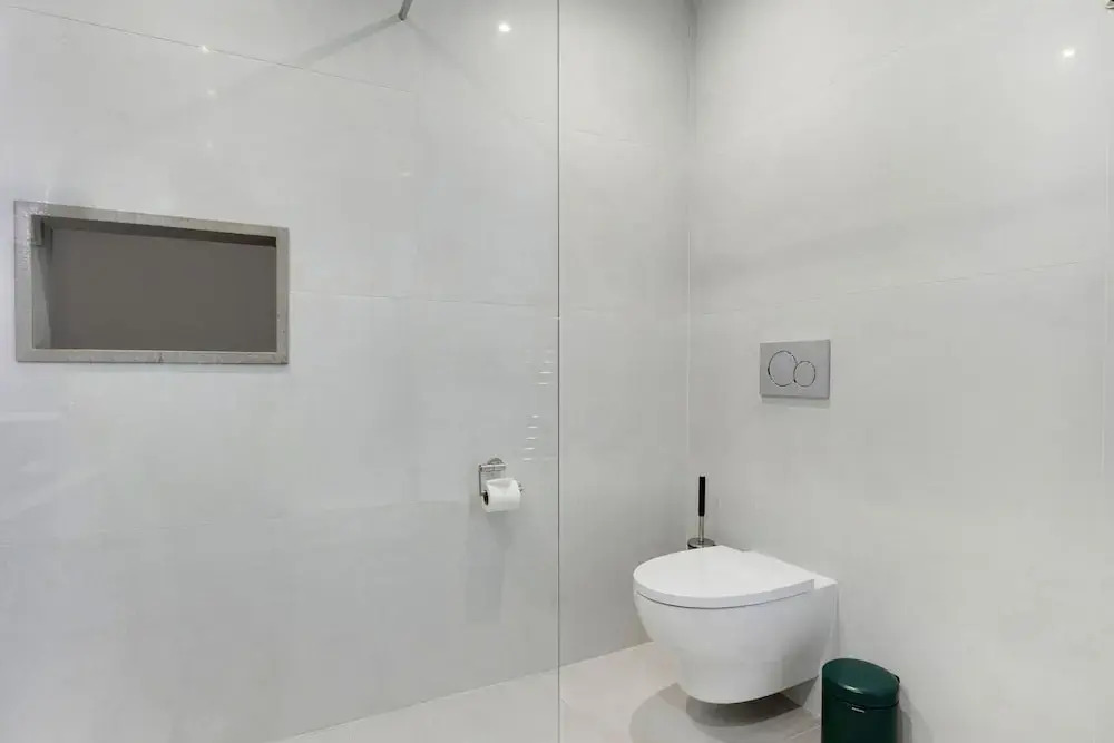 Casa Ella - Beautifully Renovated Townhouse Walkin