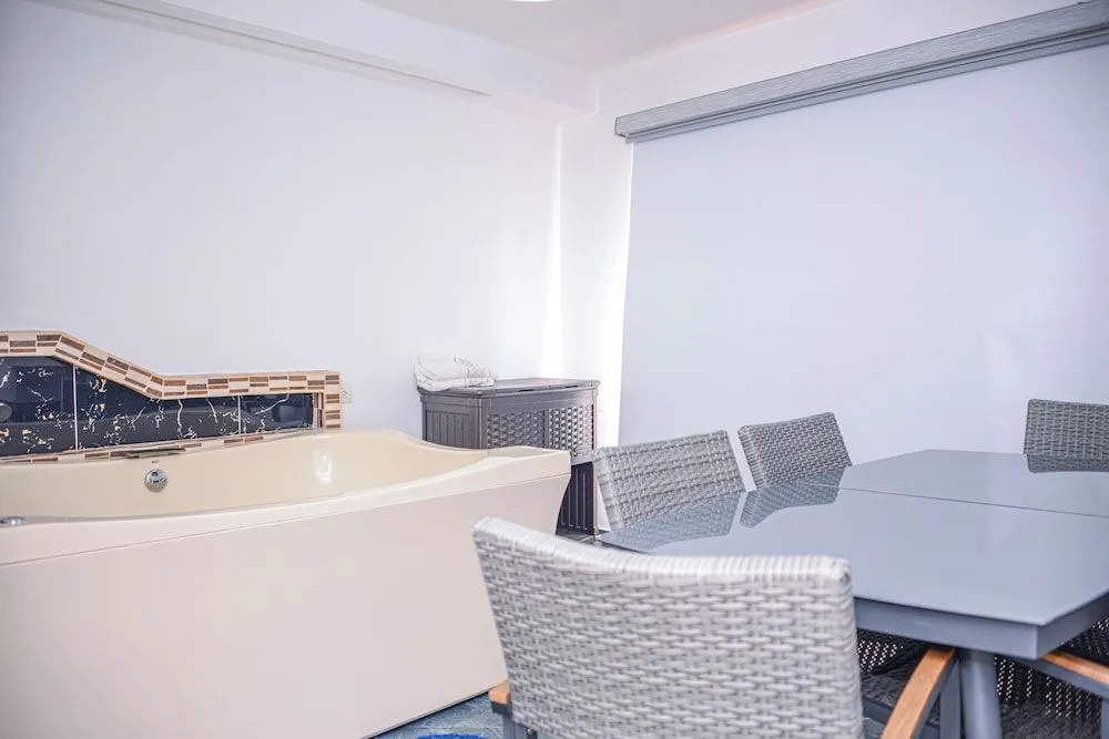 Poblado Brownstone