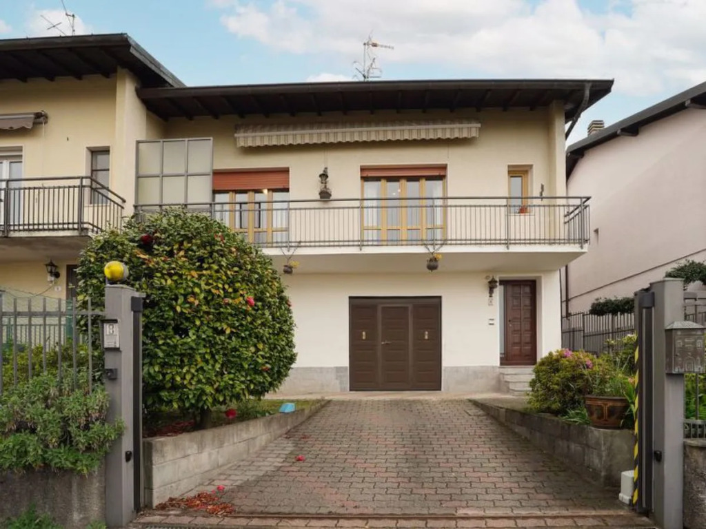 House Bonny Luino