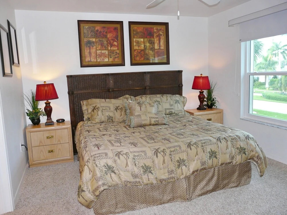 Peaceful Condo With Pool Across From South Beach