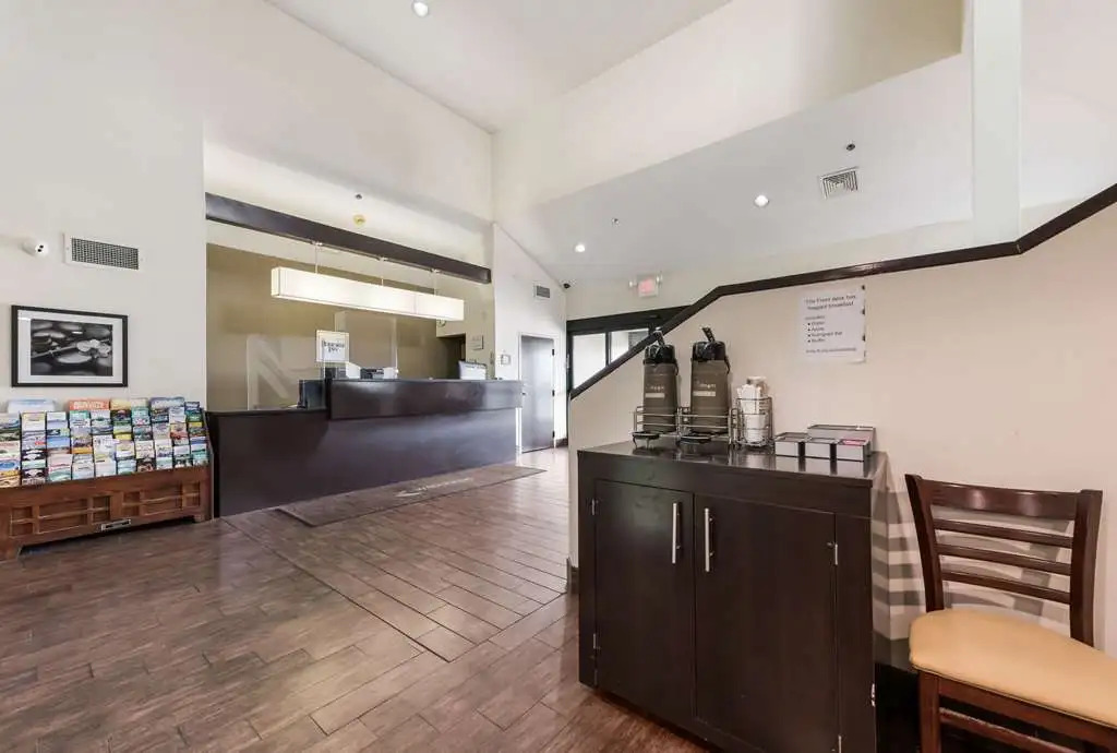 Studio 6 Suites - Knoxville, TN - Downtown